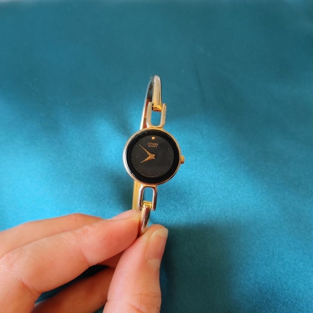 Citizen Quartz gold watch